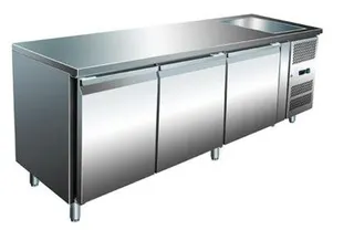 Kjølebenk 3 dører og kum i topp BxDxH: 202x70x85cm 