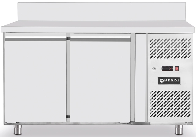 Kjølebenk med oppkant bak 2 dørs, 136 cm 